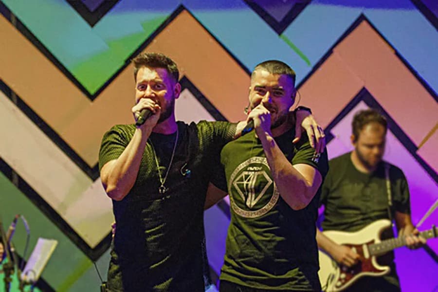 Primeiro show “Bruno & Denner – De Bar in Bar” é marcado por grande animação do público, em Brasília — foto de divulgação